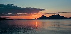 Die Insel Landegode nördlich von Bodö im Licht der Mitternachtssonne