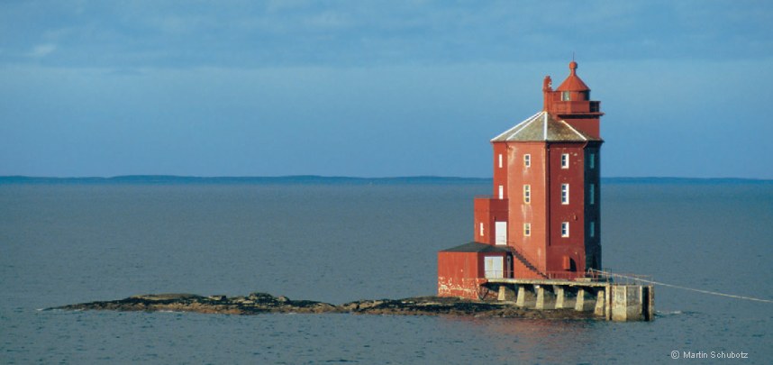 Kjeungskaeret Fyr vor der Küste Trondelags